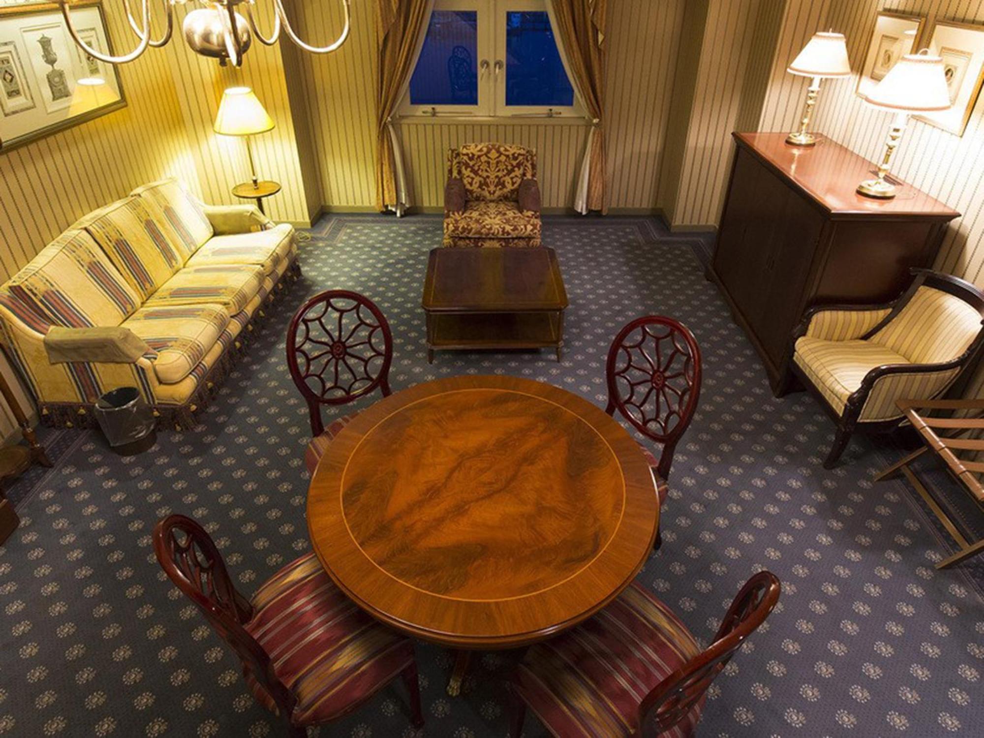 Hotel Den Haag Huis Ten Bosch Sasebo Exterior foto A room in the hotel