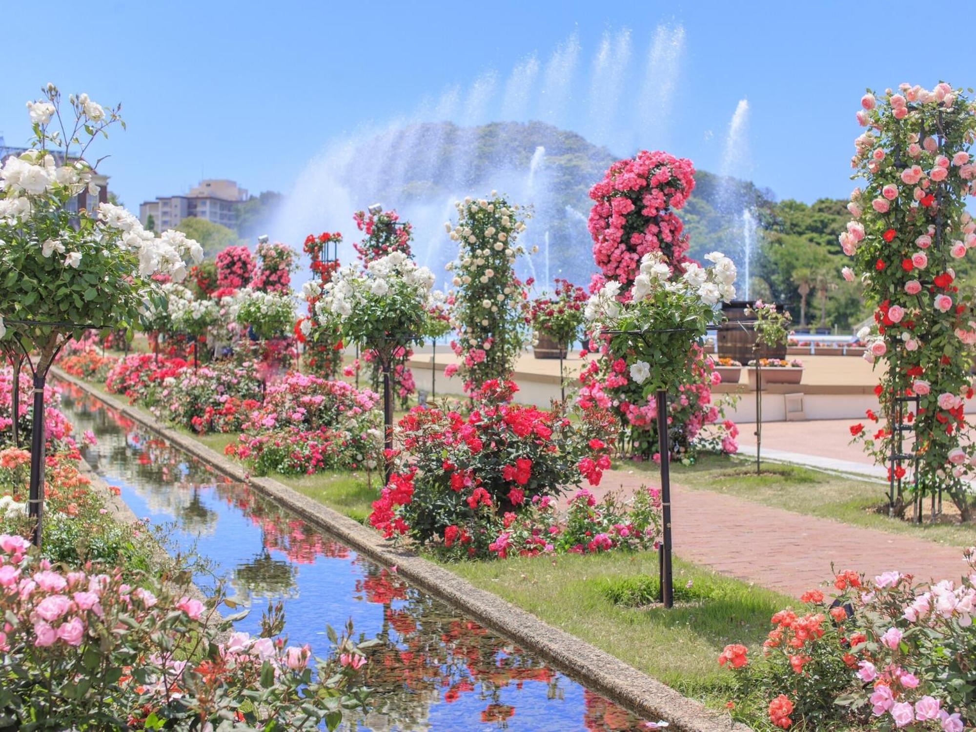 Hotel Den Haag Huis Ten Bosch Sasebo Exterior foto The International Rose Test Garden